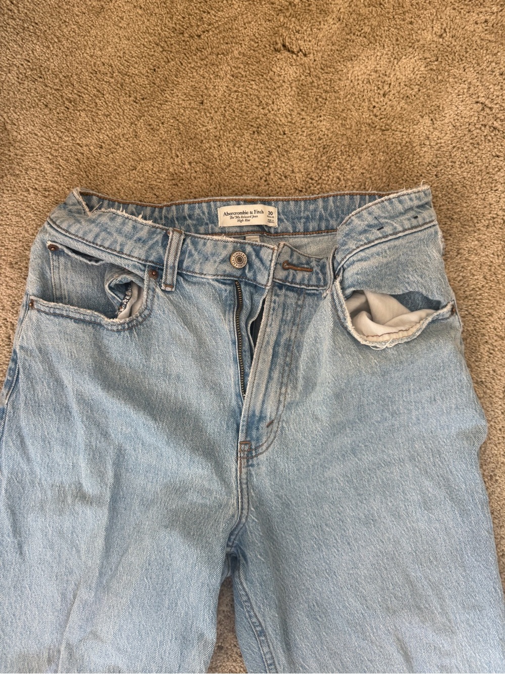 Abercrombie and Fitch 90s Relaxed Jean High Rise
